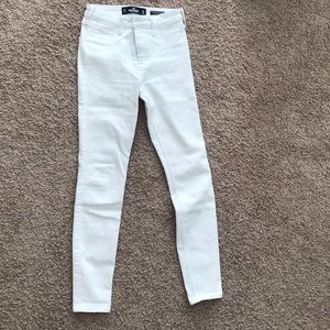 White skinny jeans